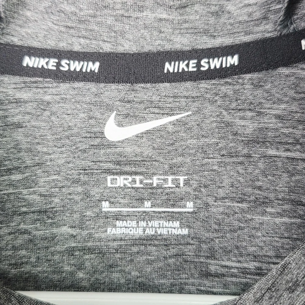 Nike Swim Dri Fit Gray Long Sleeve Hoodie Pullover Sport SPF 40 Mens Size Medium